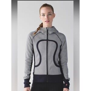 Lululemon Scuba Hoodie Stretch (Size 10) – Rare Black & White Chevron Print